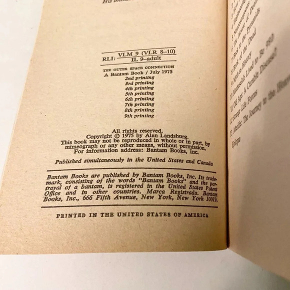 Vintage 1975 The Outer Space Connection by Alan and  Sally Landsburg Paperback - Picture 8 of 16